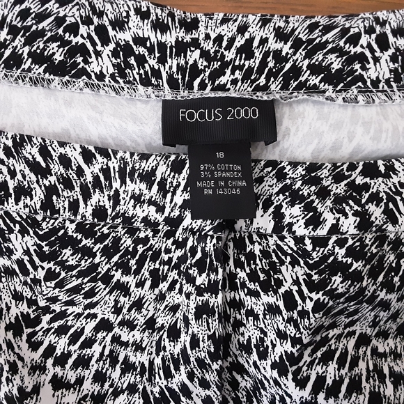 SALE BUNDLE 4 FOR $10 FOCUS 2000 ANIMAL PRINT PANTS - Picture 6 of 6